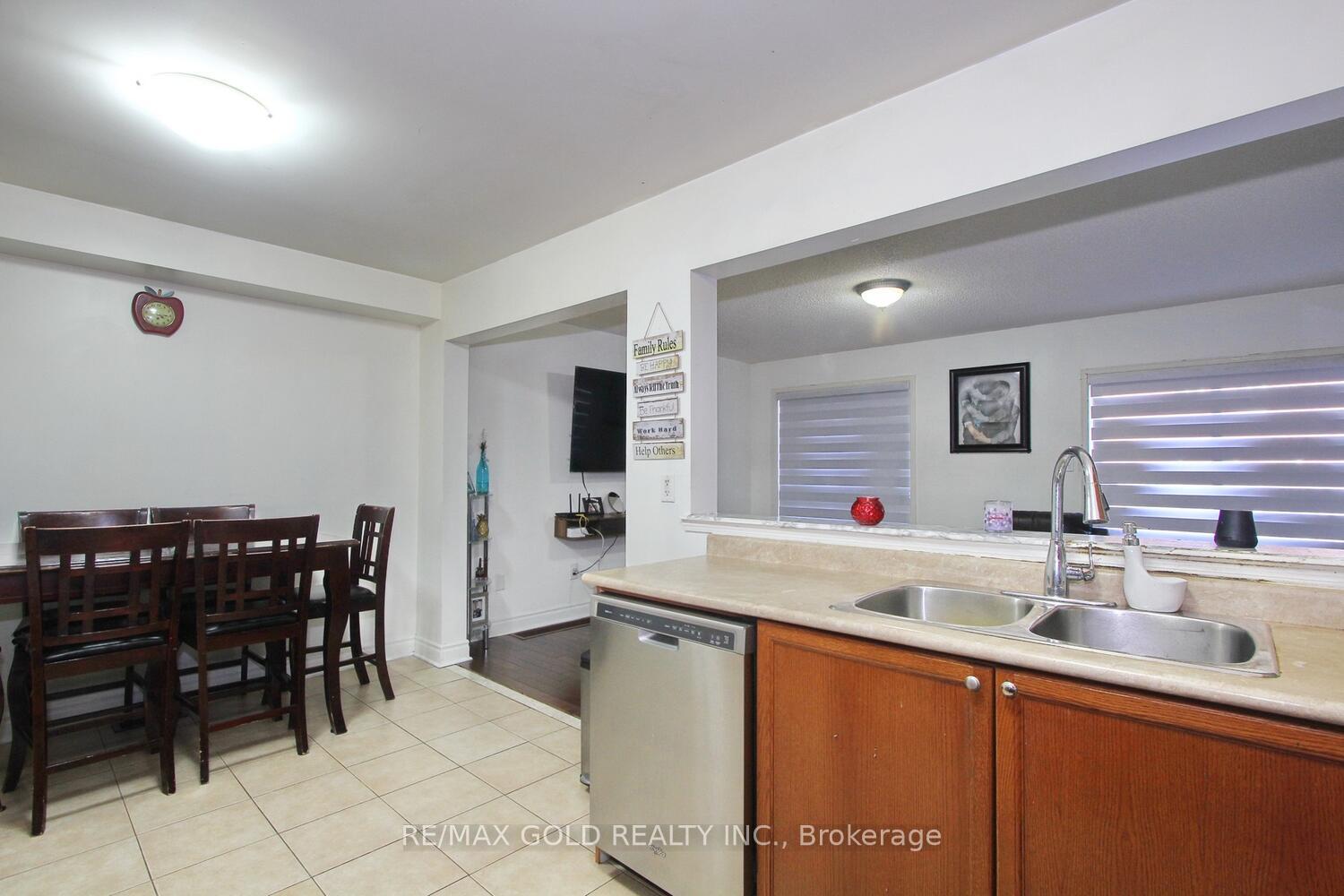 Photo 14 of 25 Wicklow Road E, Brampton, Credit Valley — HOMEH