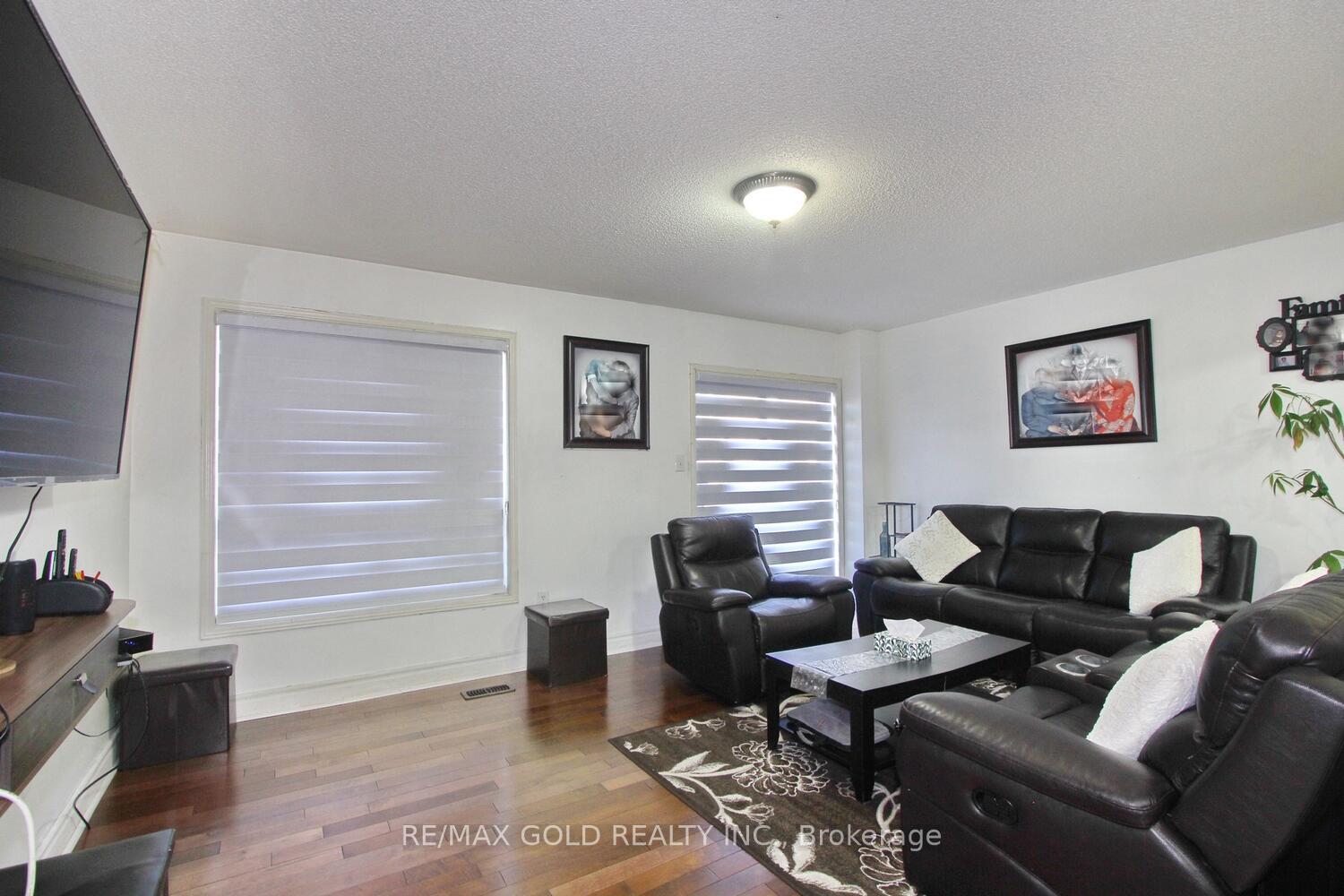 Photo 15 of 25 Wicklow Road E, Brampton, Credit Valley — HOMEH