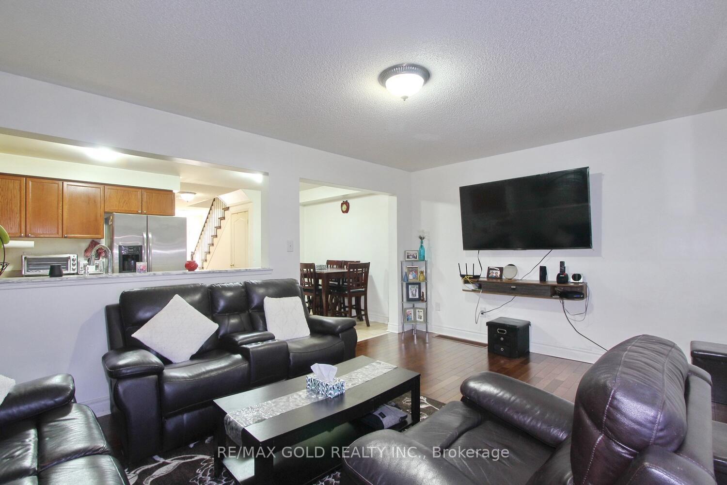 Photo 17 of 25 Wicklow Road E, Brampton, Credit Valley — HOMEH