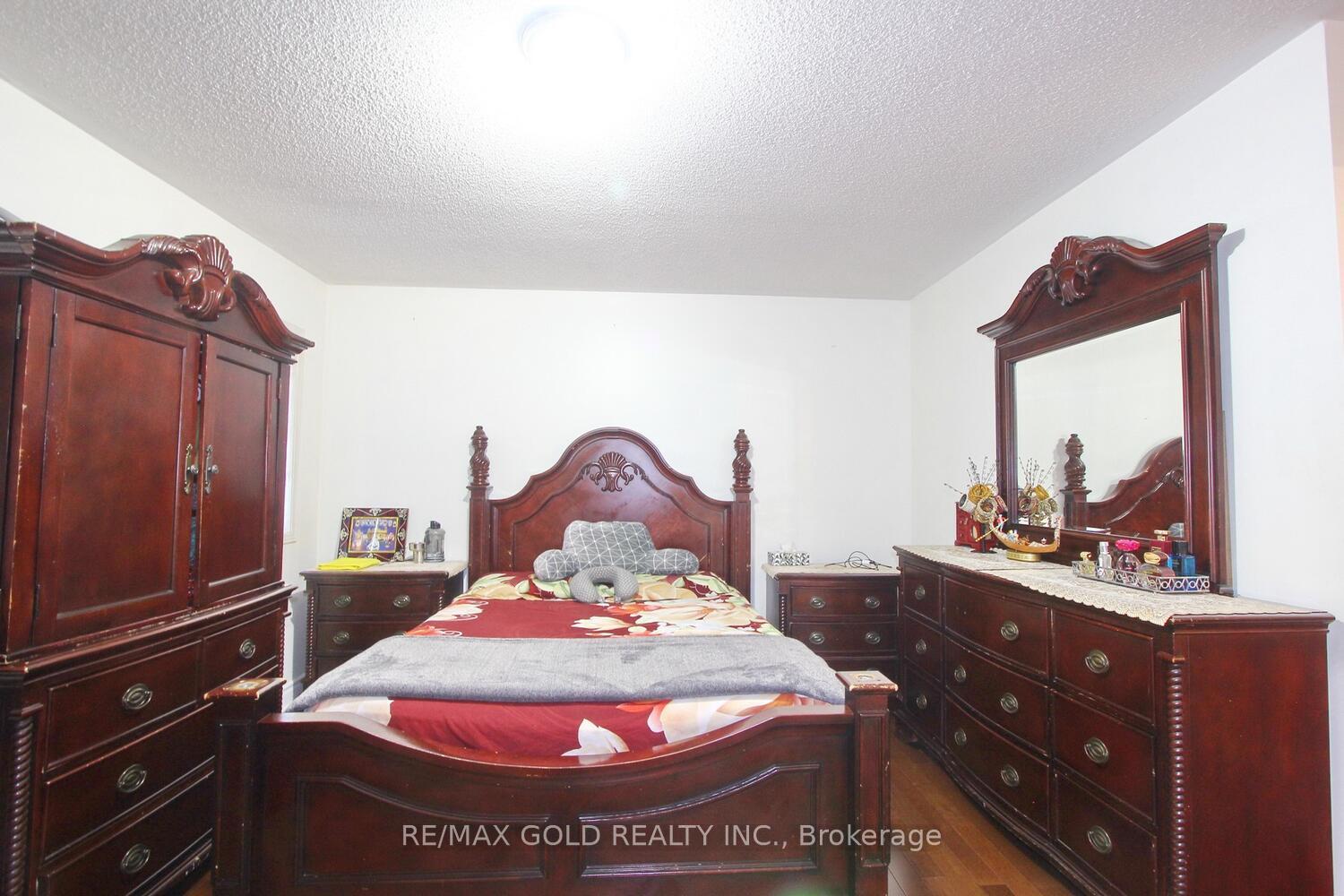 Photo 19 of 25 Wicklow Road E, Brampton, Credit Valley — HOMEH