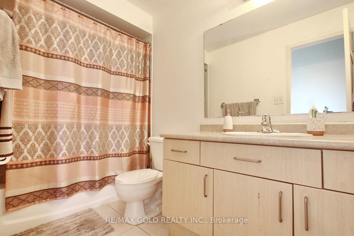 Photo 21 of 25 Wicklow Road E, Brampton, Credit Valley — HOMEH