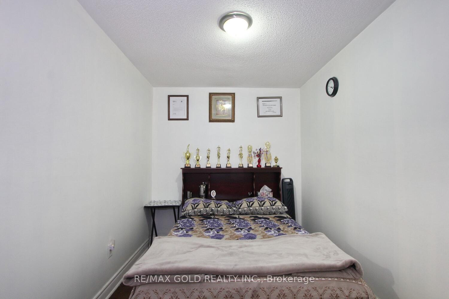 Photo 24 of 25 Wicklow Road E, Brampton, Credit Valley — HOMEH