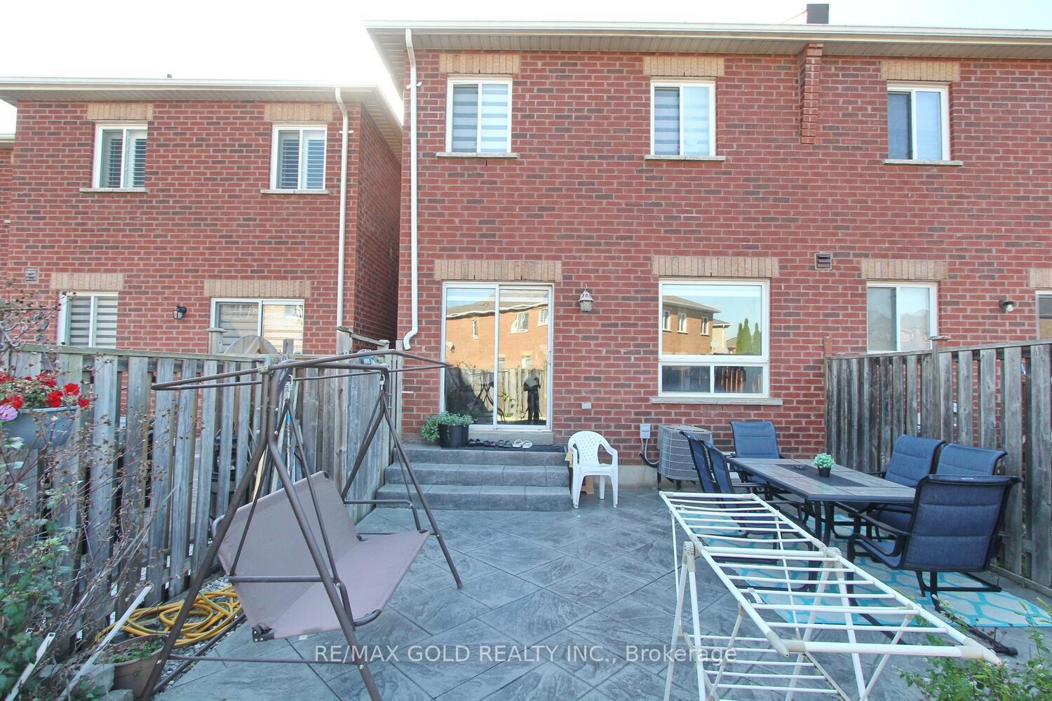 Photo 33 of 25 Wicklow Road E, Brampton, Credit Valley — HOMEH