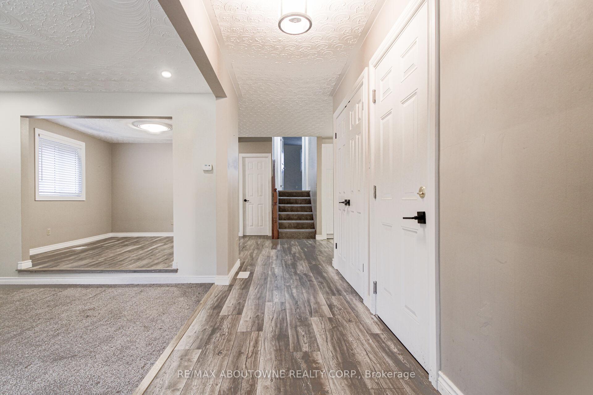 Photo 6 of 201 Bow Valley Drive, Hamilton, Riverdale — HOMEH