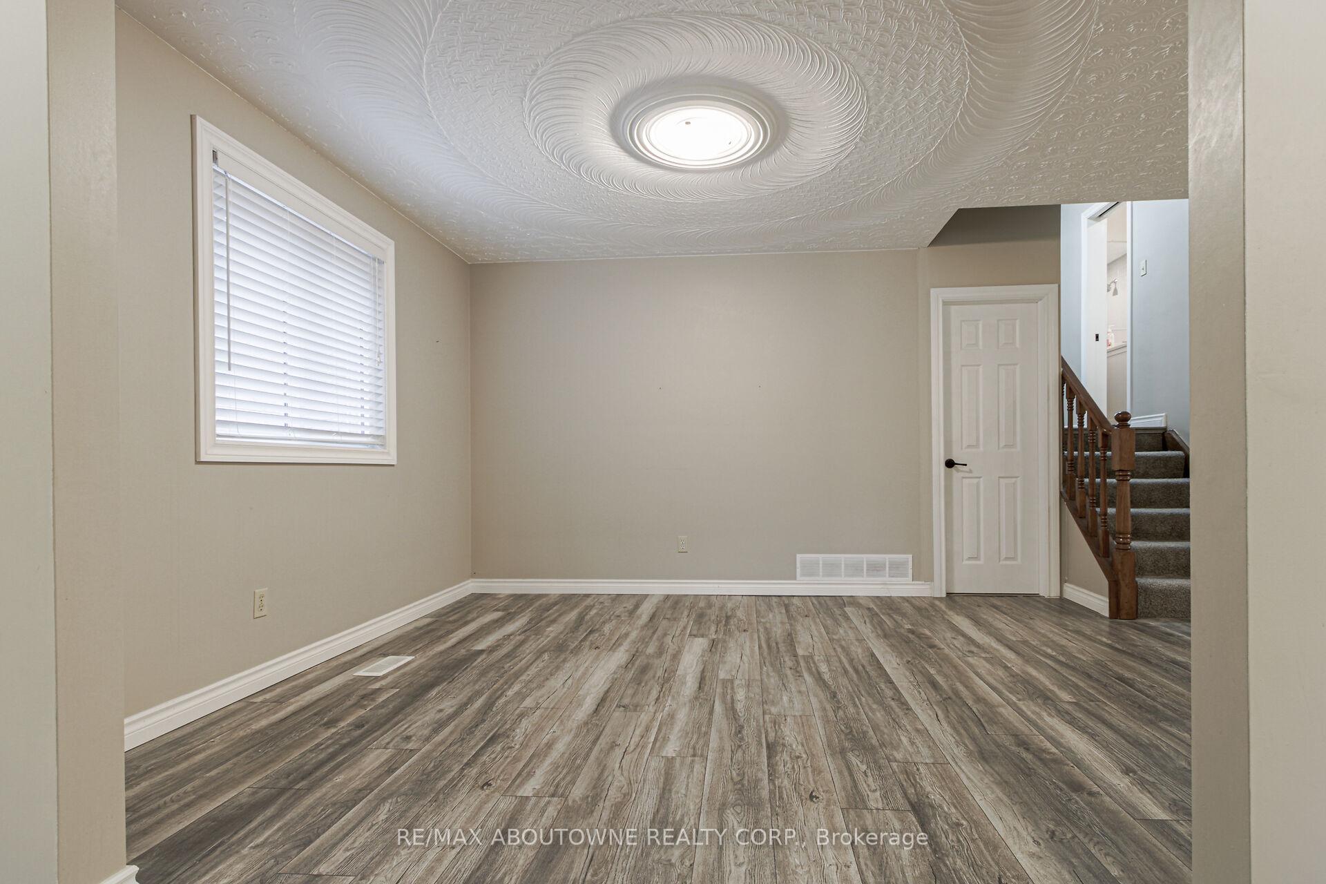 Photo 8 of 201 Bow Valley Drive, Hamilton, Riverdale — HOMEH