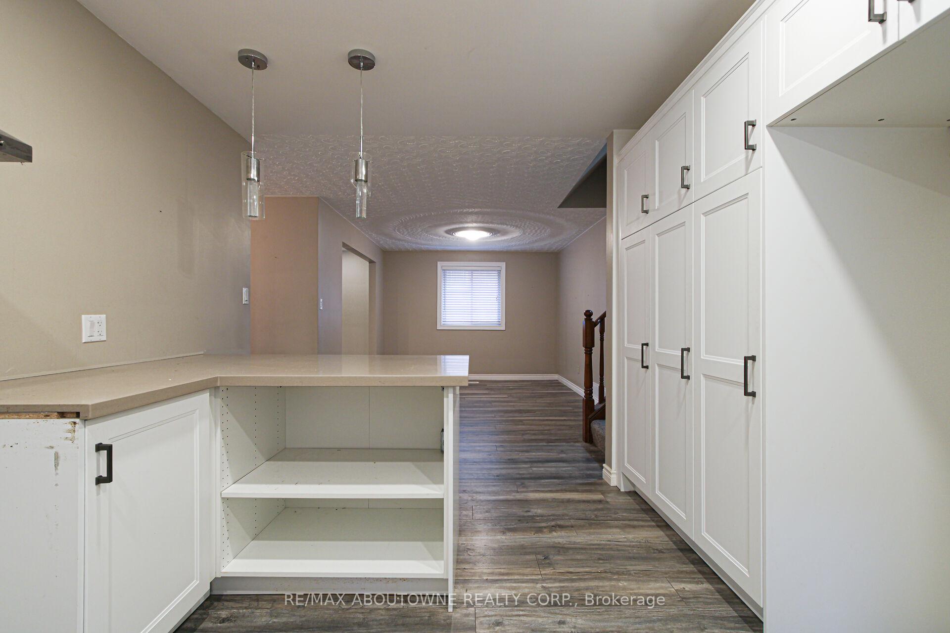 Photo 11 of 201 Bow Valley Drive, Hamilton, Riverdale — HOMEH
