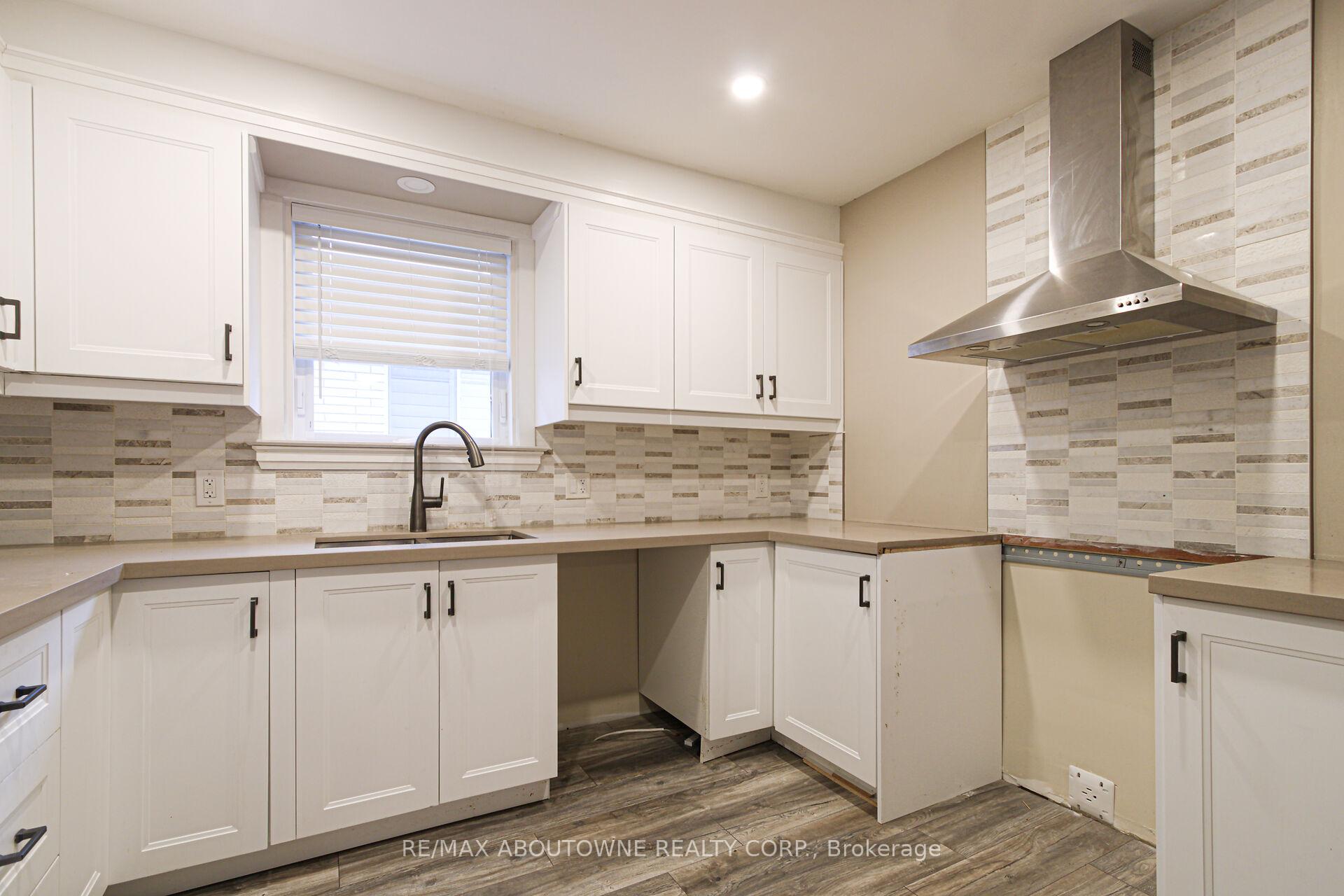 Photo 12 of 201 Bow Valley Drive, Hamilton, Riverdale — HOMEH