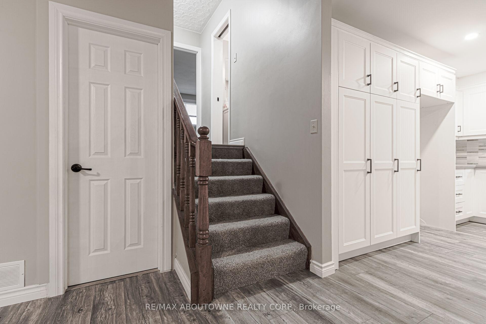Photo 13 of 201 Bow Valley Drive, Hamilton, Riverdale — HOMEH