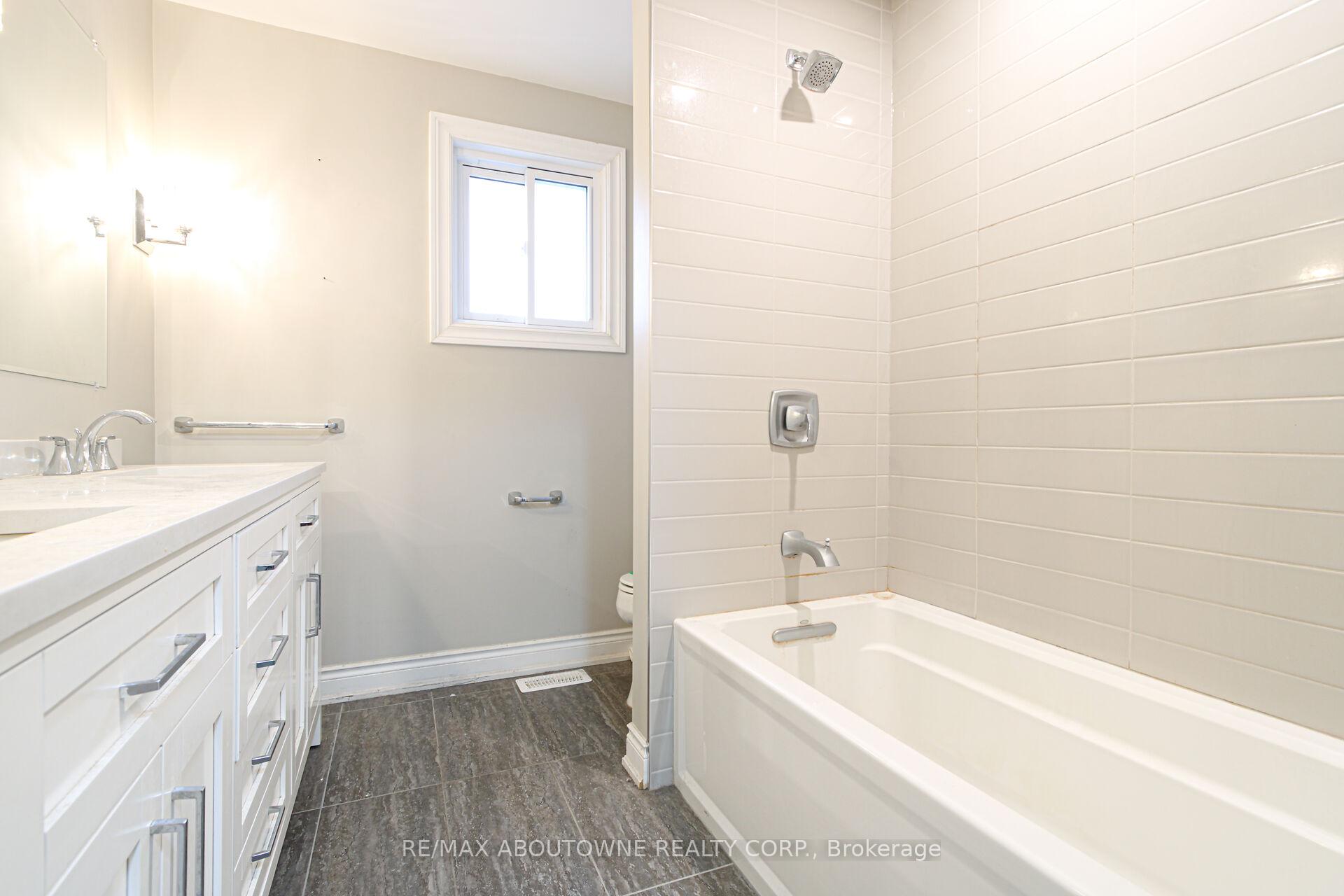 Photo 14 of 201 Bow Valley Drive, Hamilton, Riverdale — HOMEH