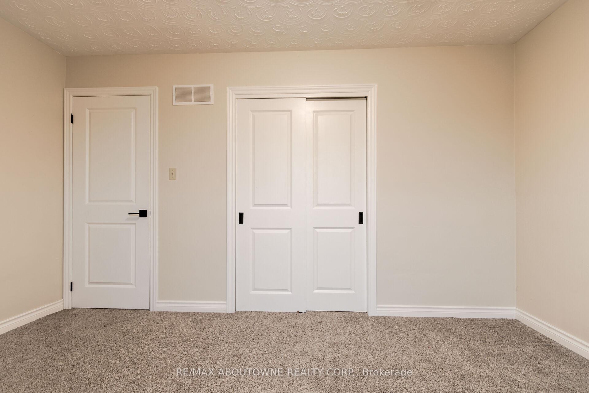 Photo 20 of 201 Bow Valley Drive, Hamilton, Riverdale — HOMEH