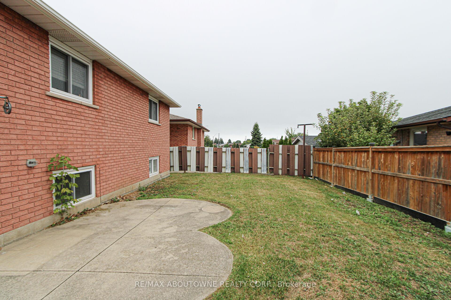 Photo 24 of 201 Bow Valley Drive, Hamilton, Riverdale — HOMEH