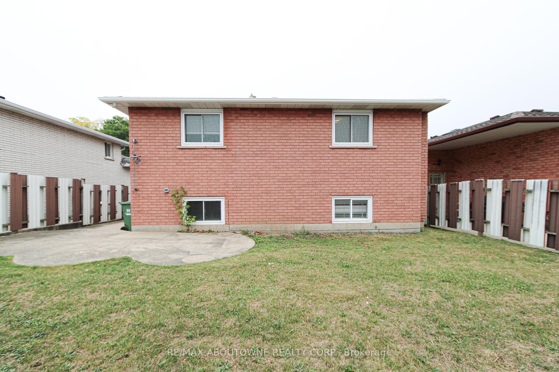 Photo 25 of 201 Bow Valley Drive, Hamilton, Riverdale — HOMEH