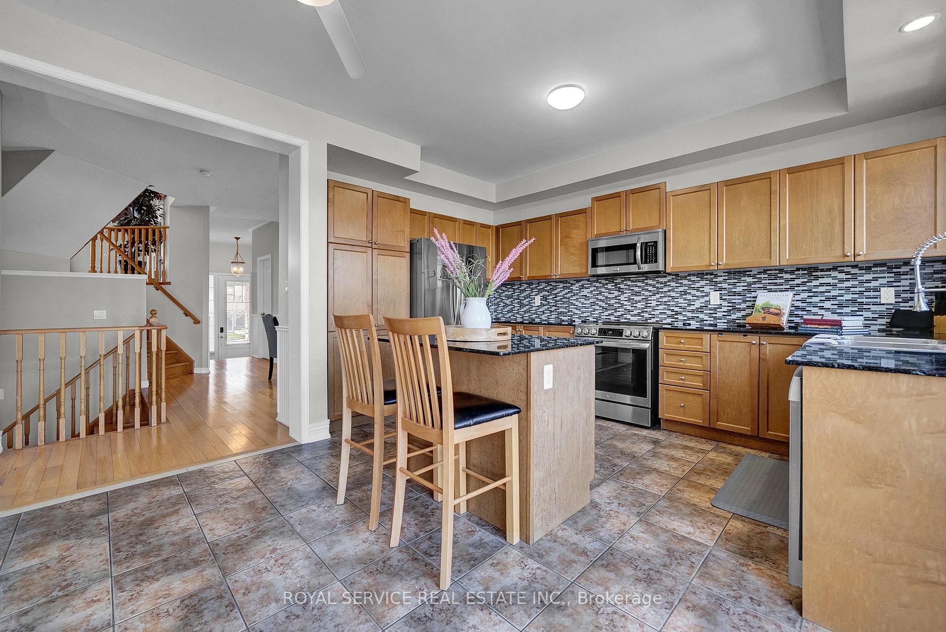Photo 12 of 35 Alldread Crescent, Clarington, Newcastle — HOMEH