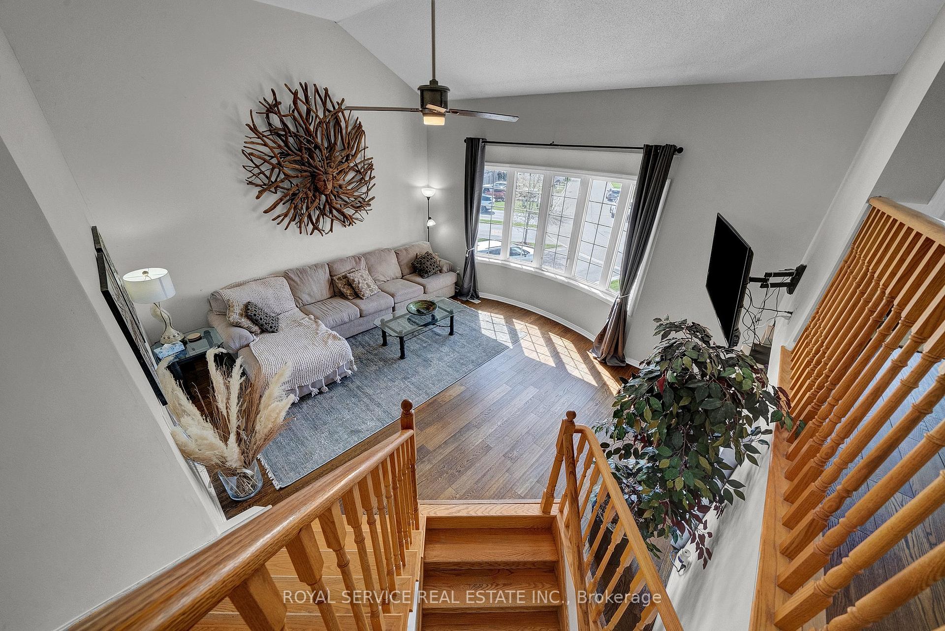 Photo 17 of 35 Alldread Crescent, Clarington, Newcastle — HOMEH