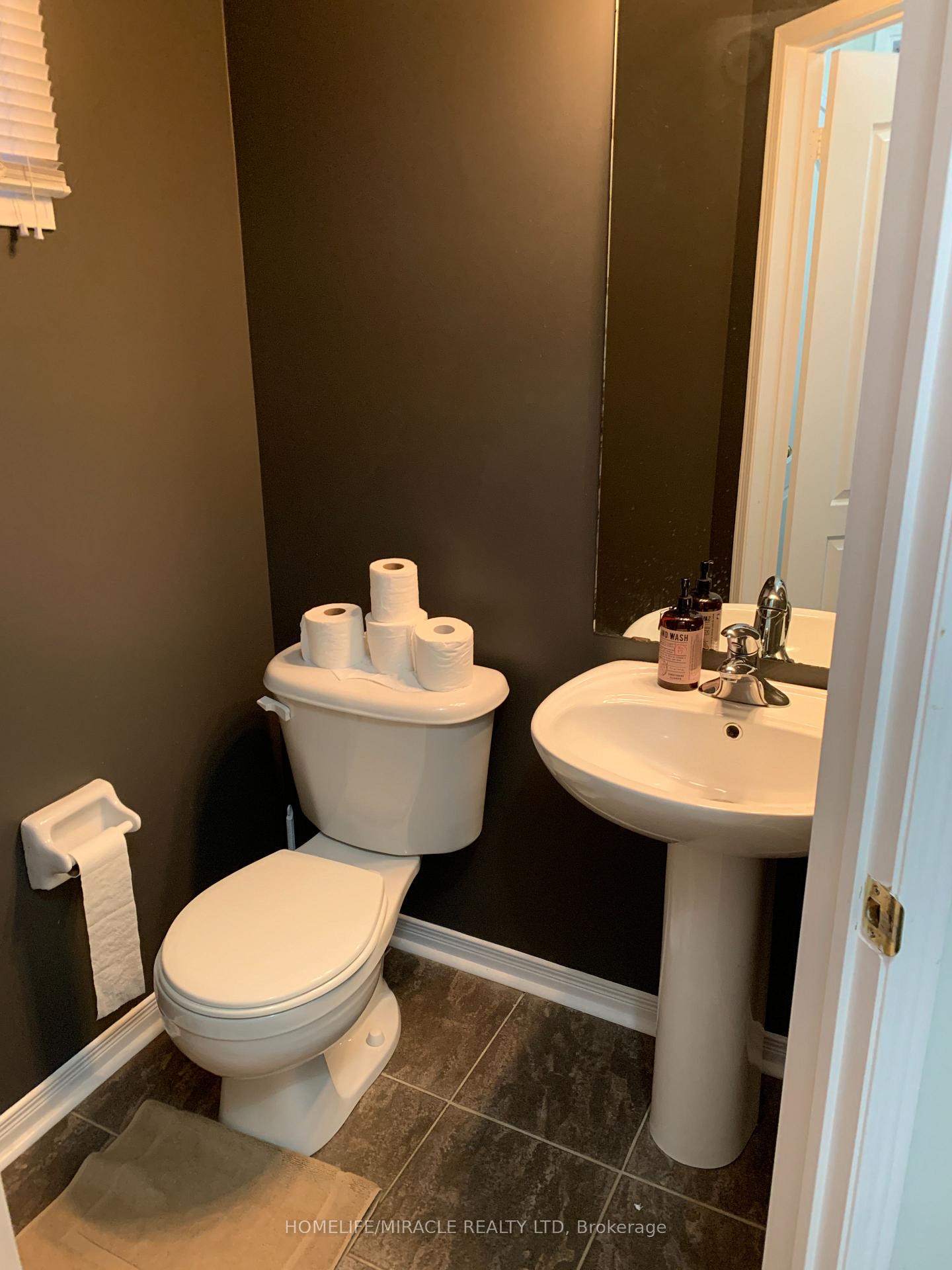 Photo 9 of 2275 Stone Glen Crescent, Oakville, Westmount — HOMEH