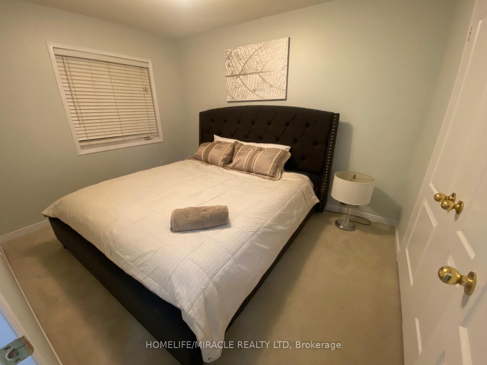 Photo 11 of 2275 Stone Glen Crescent, Oakville, Westmount — HOMEH
