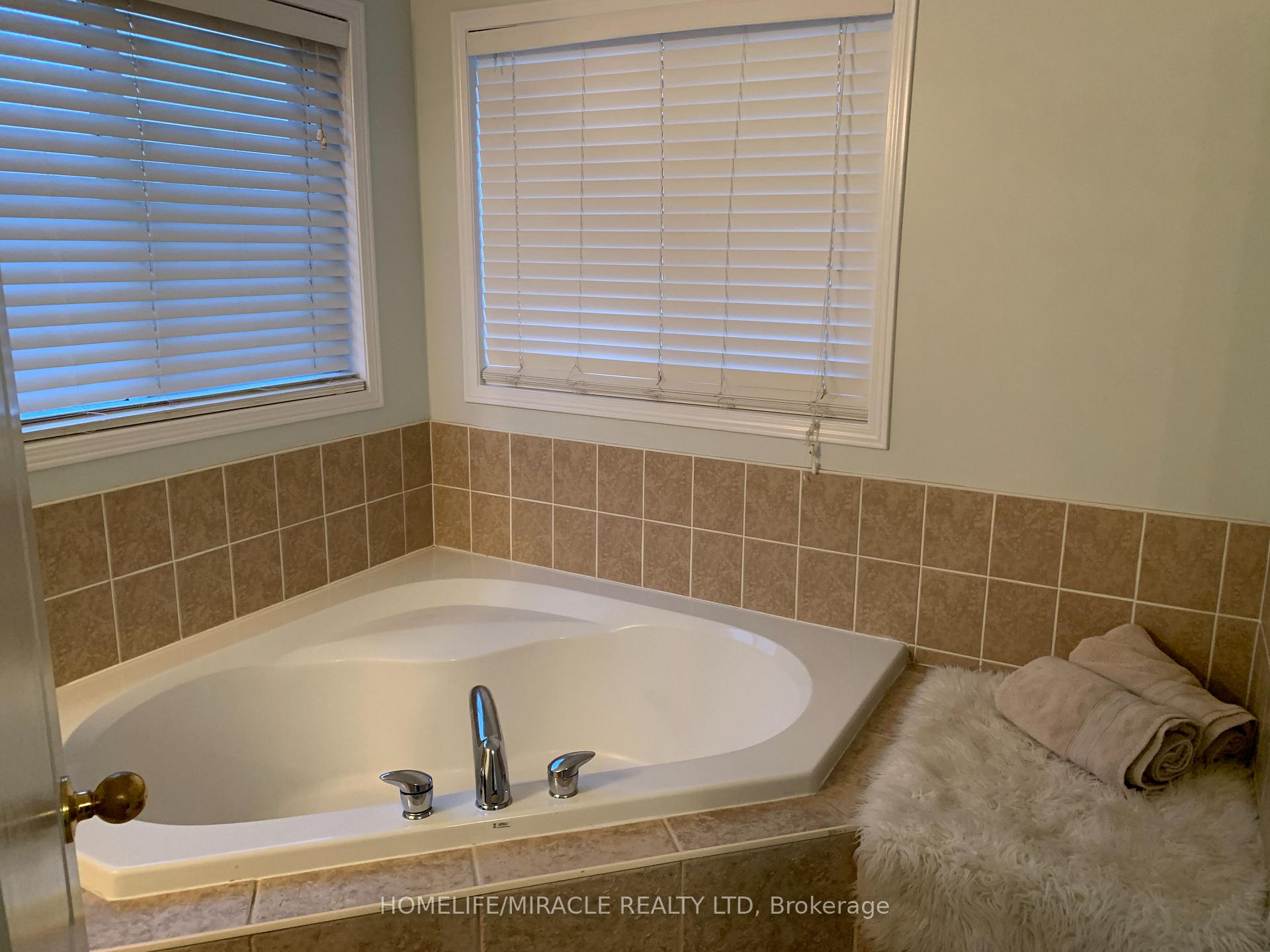 Photo 19 of 2275 Stone Glen Crescent, Oakville, Westmount — HOMEH