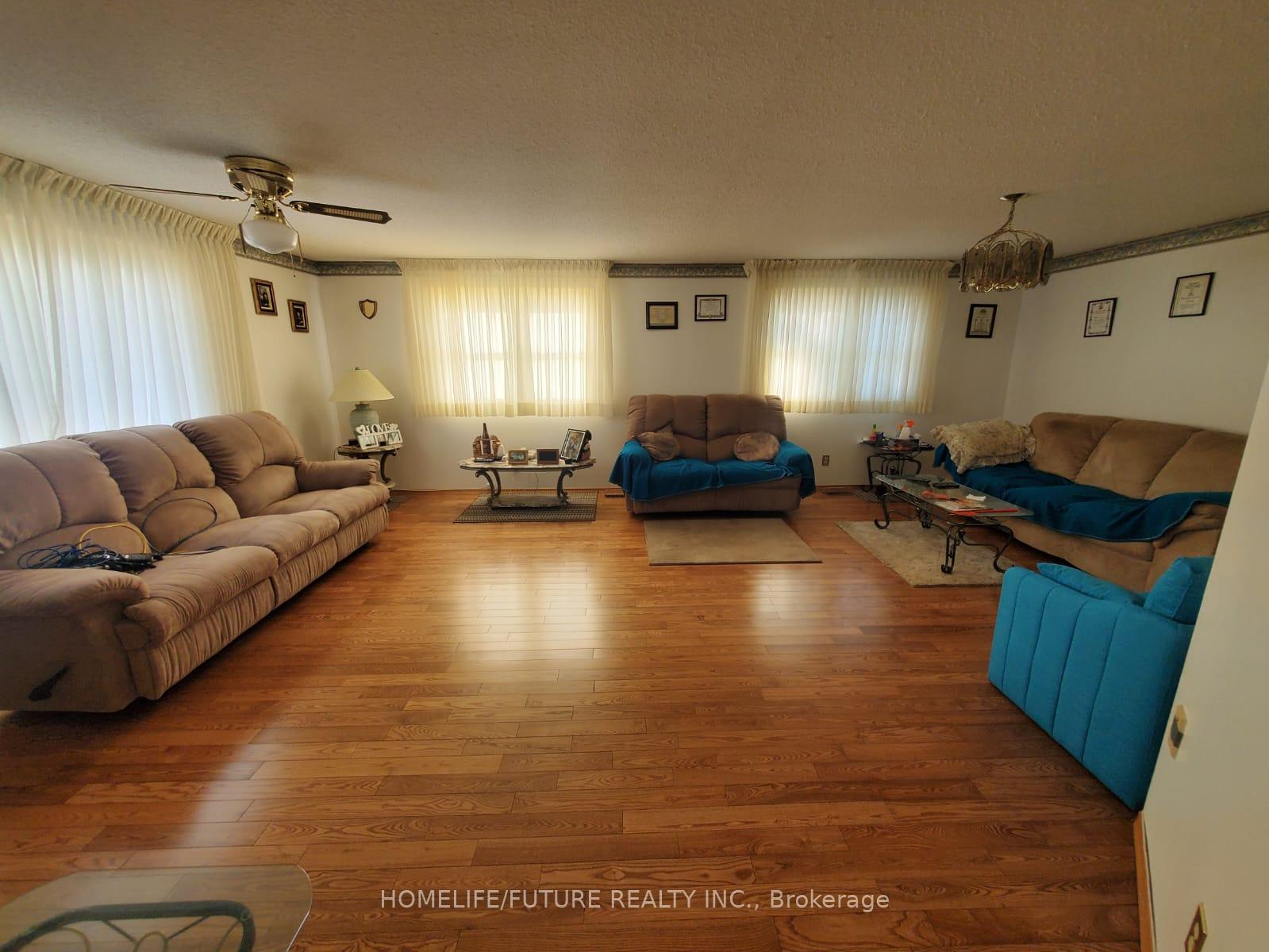 Photo 3 of 34 Emery Court, Georgina, Sutton & Jackson's Point — HOMEH