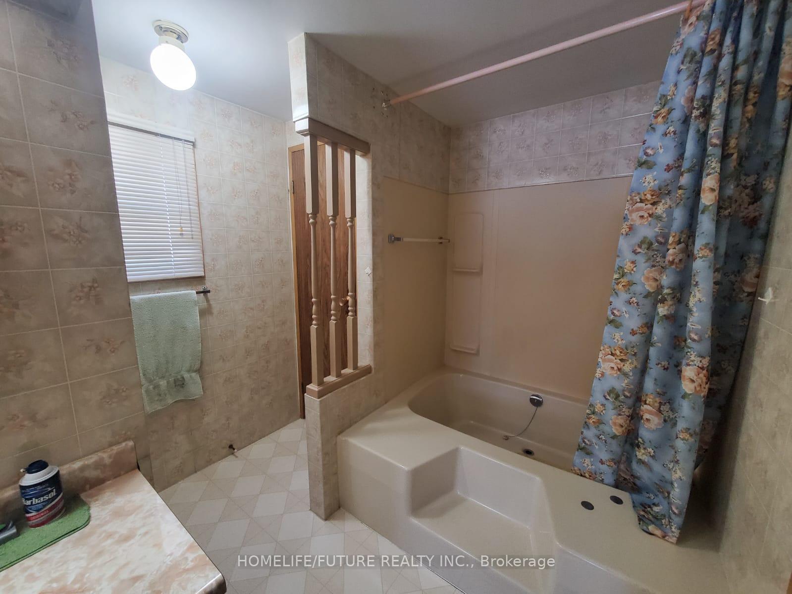 Photo 17 of 34 Emery Court, Georgina, Sutton & Jackson's Point — HOMEH