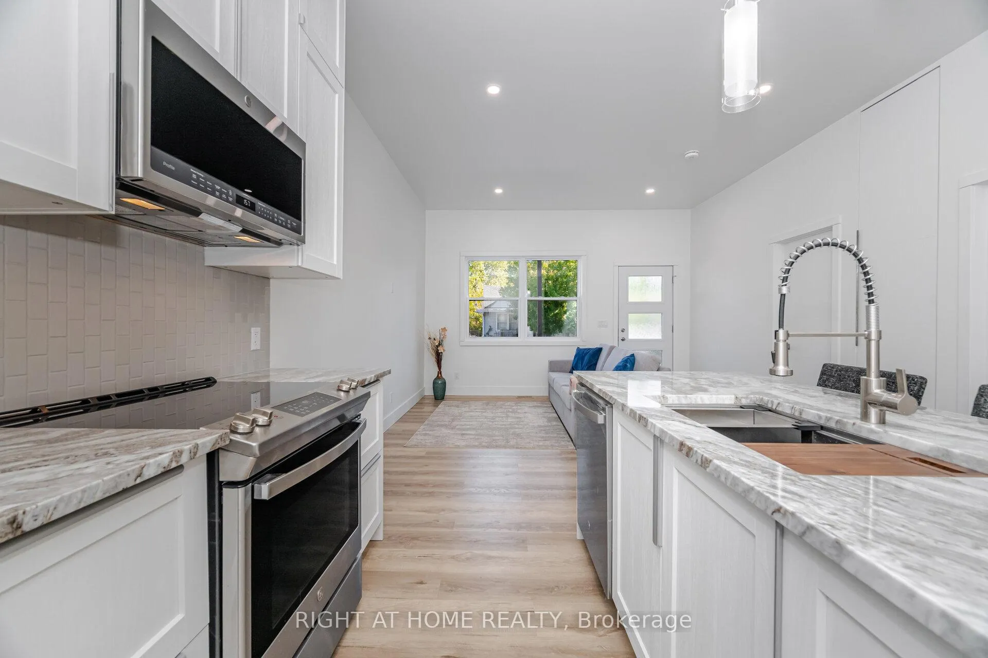 Photo 6 of 183 Normanhurst Avenue, Hamilton, Normanhurst — HOMEH