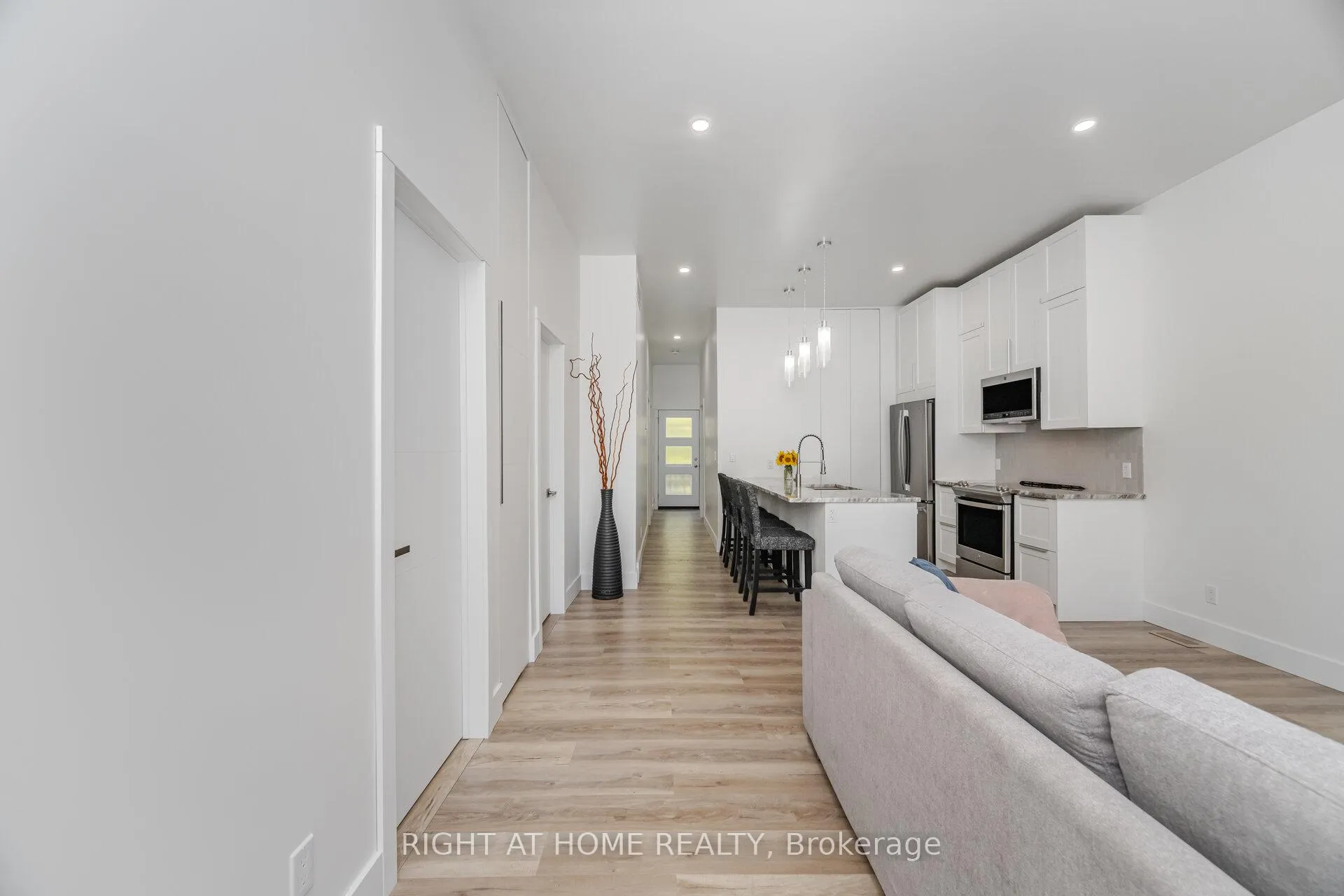 Photo 8 of 183 Normanhurst Avenue, Hamilton, Normanhurst — HOMEH