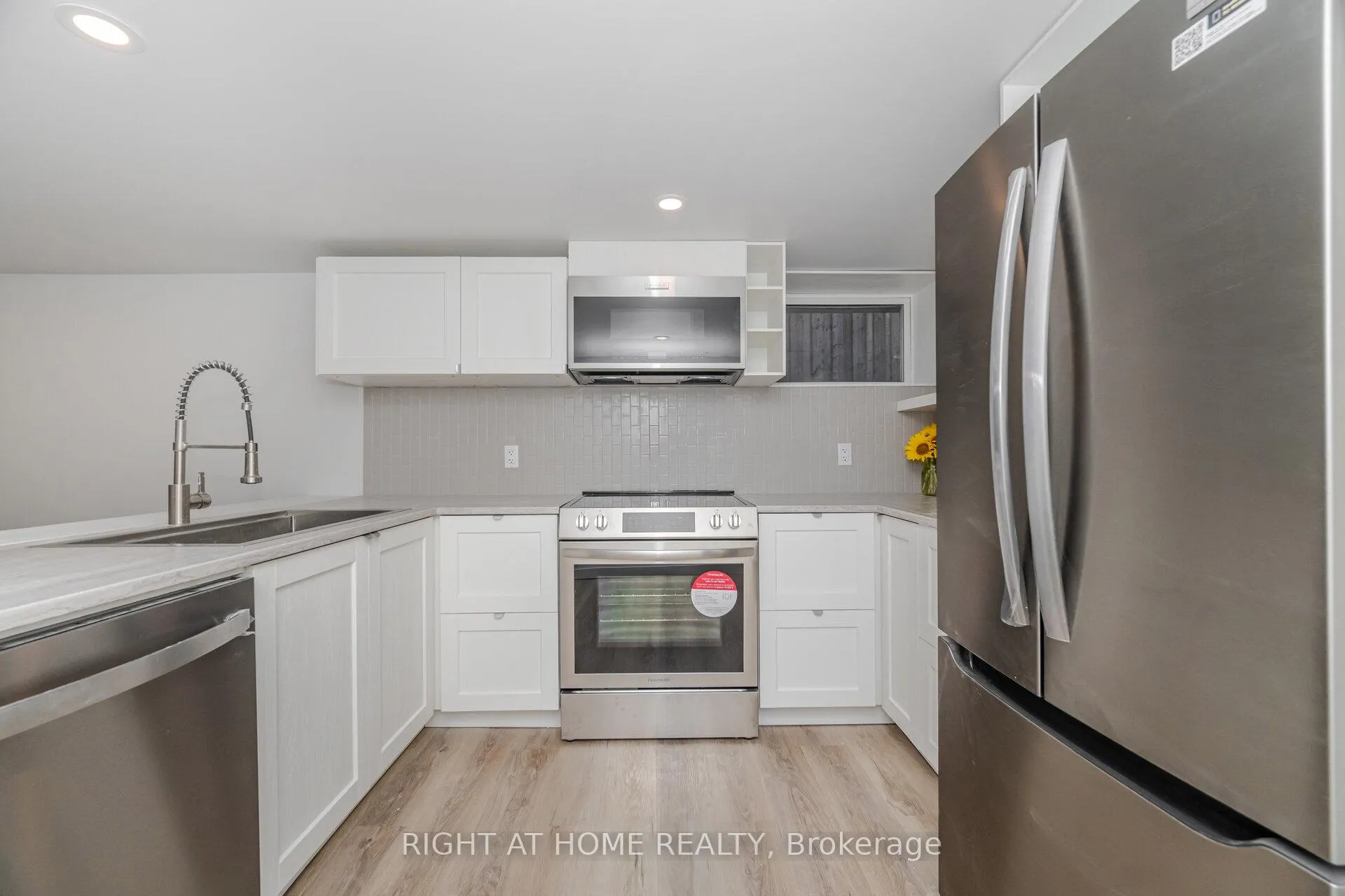 Photo 18 of 183 Normanhurst Avenue, Hamilton, Normanhurst — HOMEH