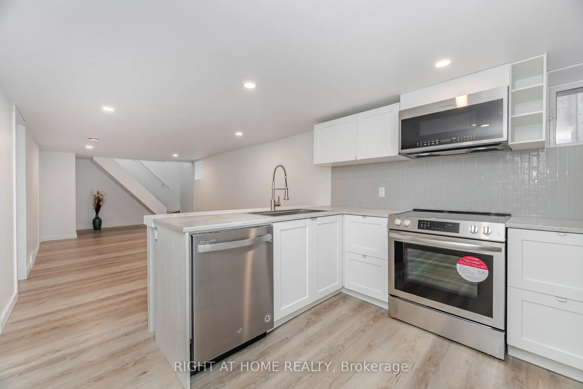 Photo 19 of 183 Normanhurst Avenue, Hamilton, Normanhurst — HOMEH