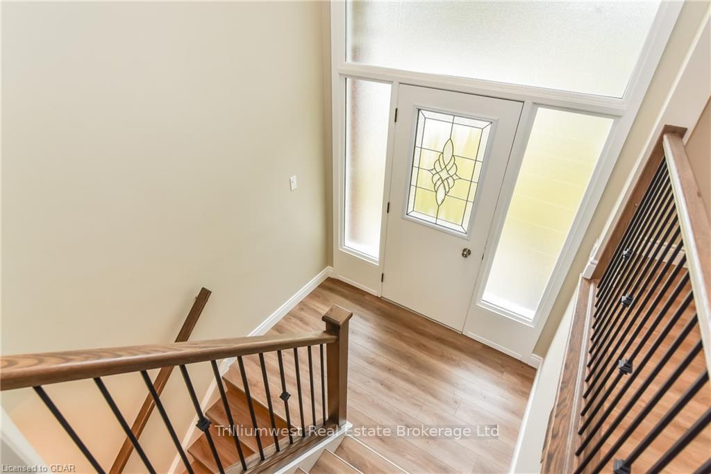Photo 3 of 25 Nicklin Crescent, Guelph, Riverside Park — HOMEH