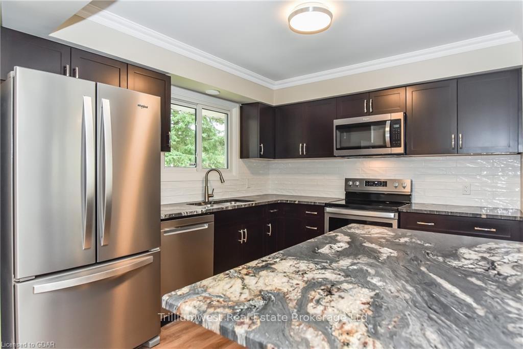 Photo 12 of 25 Nicklin Crescent, Guelph, Riverside Park — HOMEH