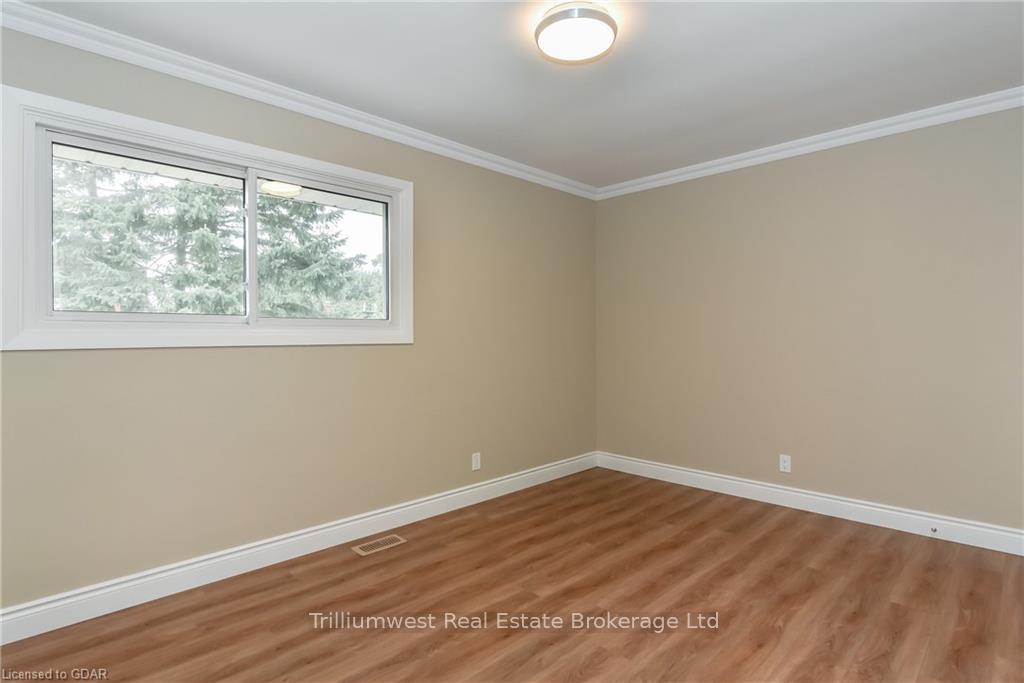 Photo 17 of 25 Nicklin Crescent, Guelph, Riverside Park — HOMEH