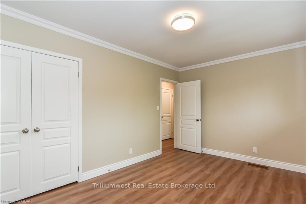 Photo 18 of 25 Nicklin Crescent, Guelph, Riverside Park — HOMEH