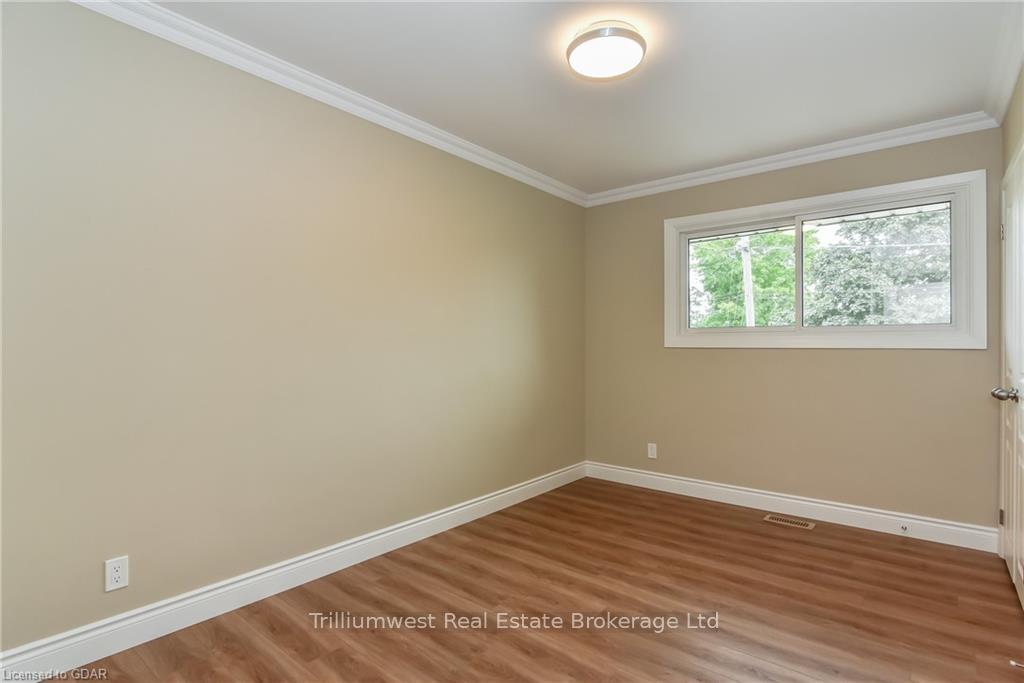 Photo 19 of 25 Nicklin Crescent, Guelph, Riverside Park — HOMEH