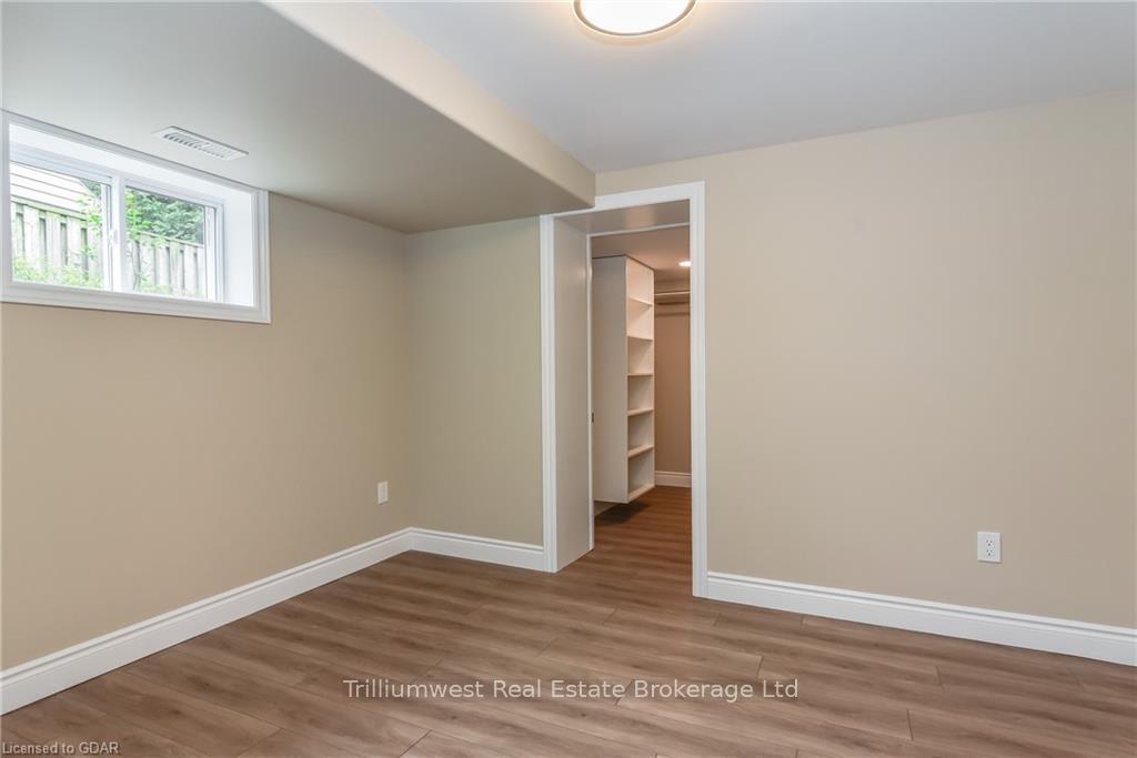 Photo 32 of 25 Nicklin Crescent, Guelph, Riverside Park — HOMEH