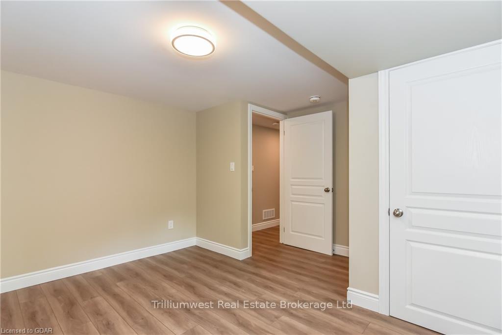 Photo 33 of 25 Nicklin Crescent, Guelph, Riverside Park — HOMEH