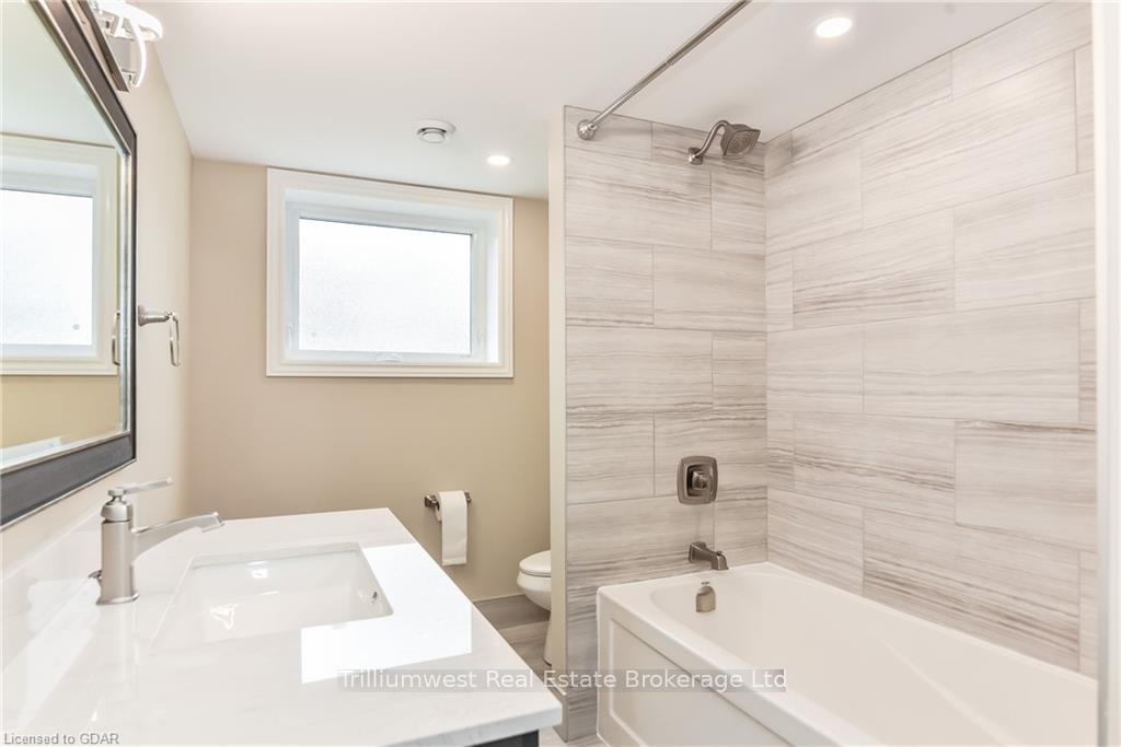Photo 35 of 25 Nicklin Crescent, Guelph, Riverside Park — HOMEH