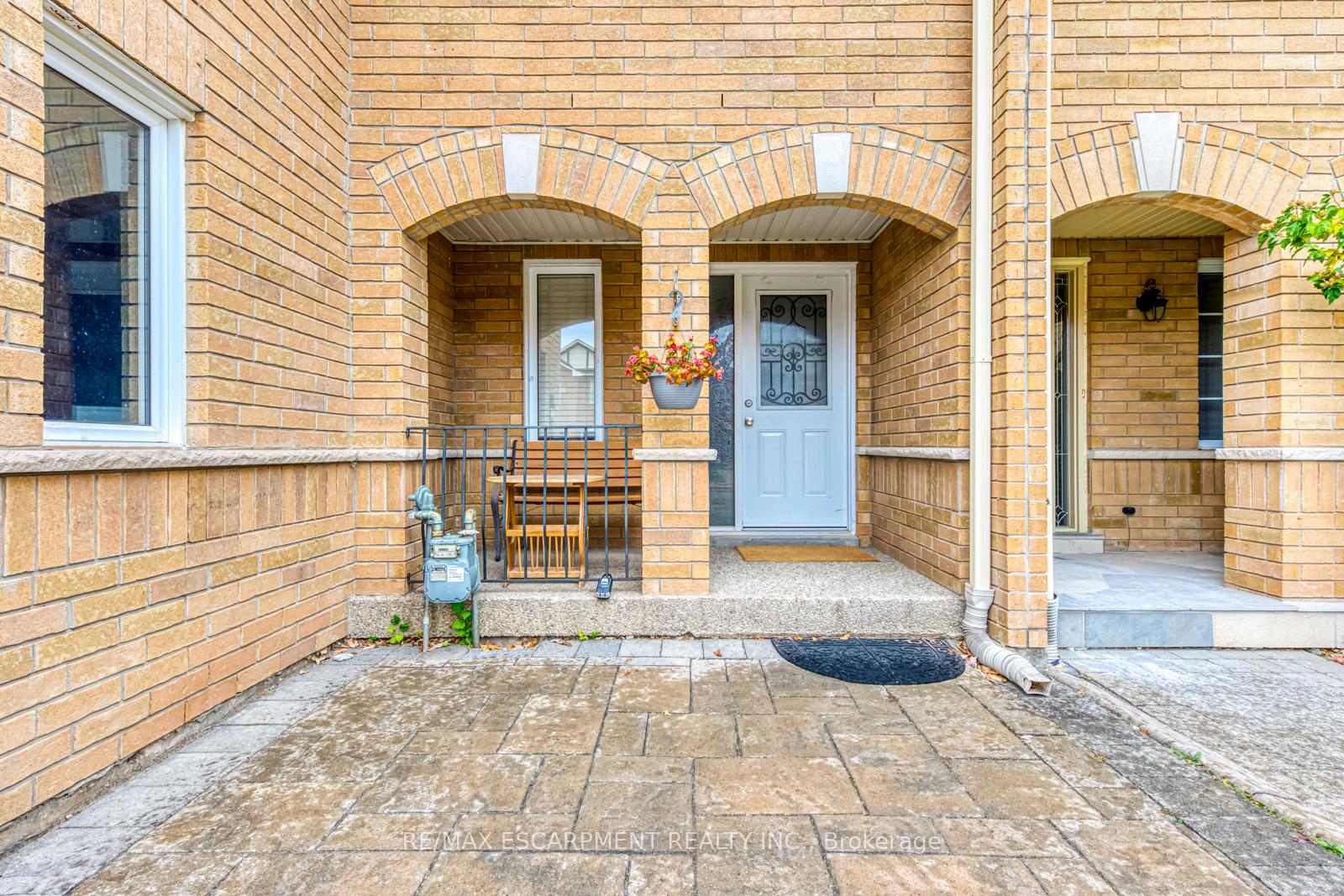 Photo 3 of 2349 Newcastle Crescent, Oakville, West Oak Trails — HOMEH