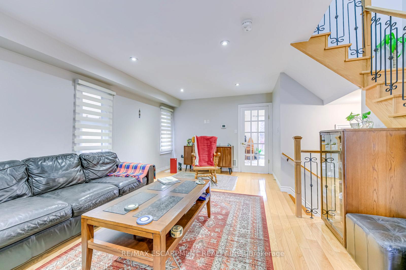 Photo 6 of 2349 Newcastle Crescent, Oakville, West Oak Trails — HOMEH