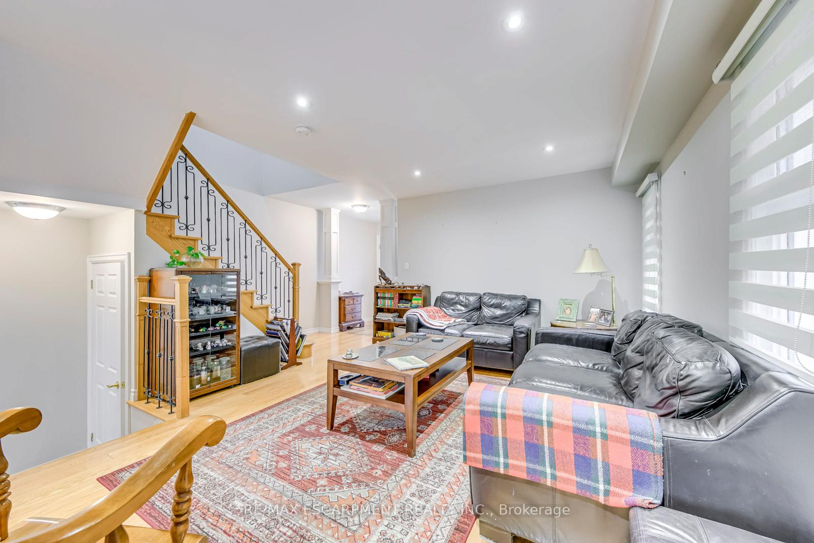 Photo 7 of 2349 Newcastle Crescent, Oakville, West Oak Trails — HOMEH