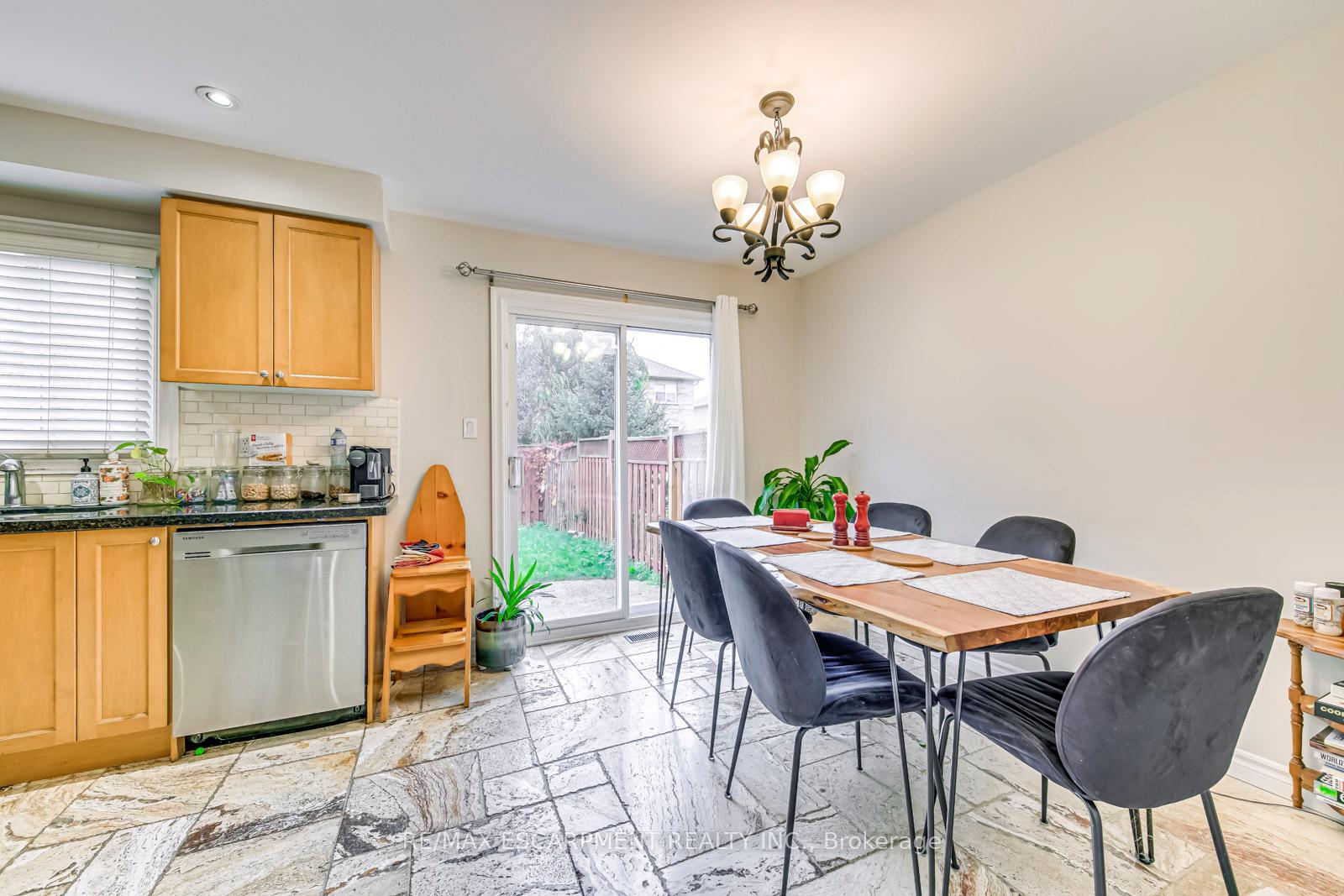 Photo 8 of 2349 Newcastle Crescent, Oakville, West Oak Trails — HOMEH