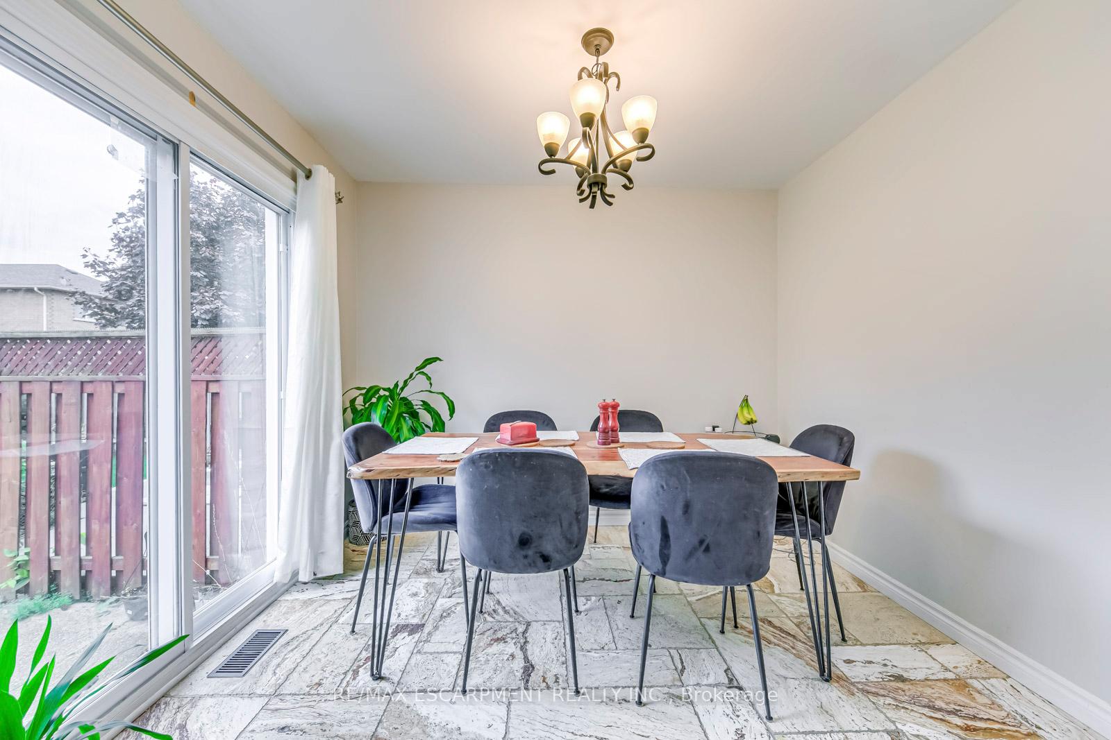 Photo 9 of 2349 Newcastle Crescent, Oakville, West Oak Trails — HOMEH