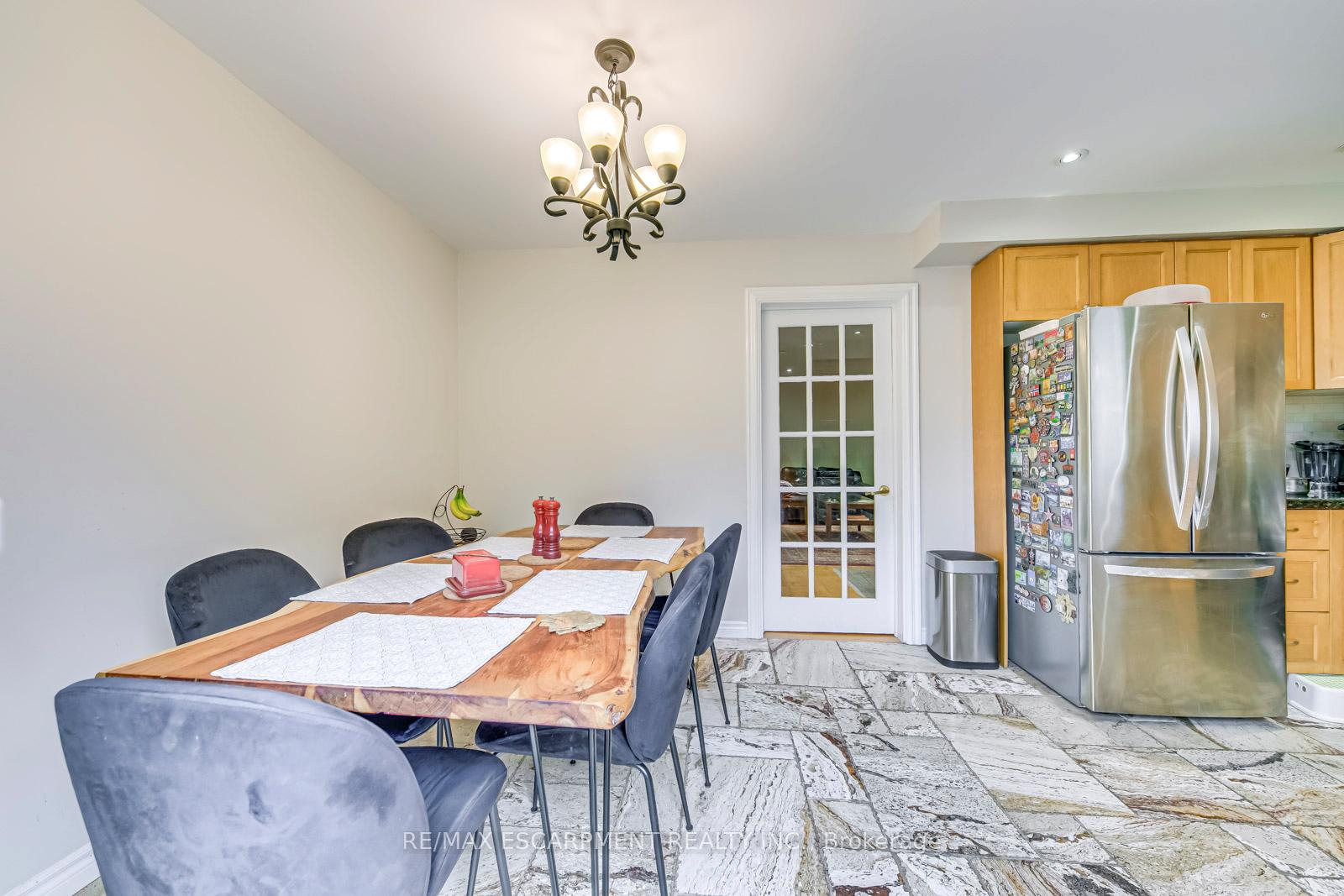 Photo 10 of 2349 Newcastle Crescent, Oakville, West Oak Trails — HOMEH
