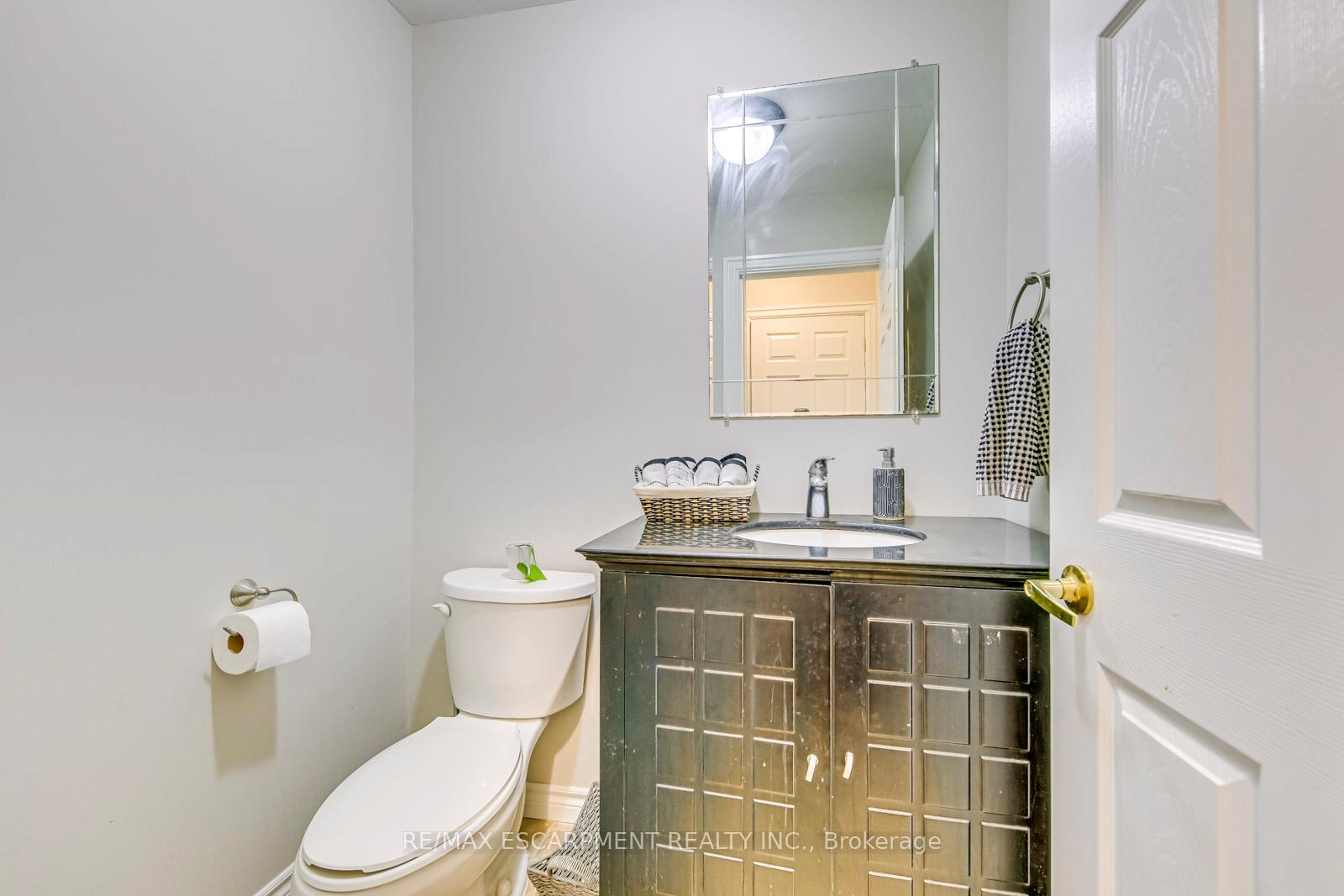 Photo 12 of 2349 Newcastle Crescent, Oakville, West Oak Trails — HOMEH