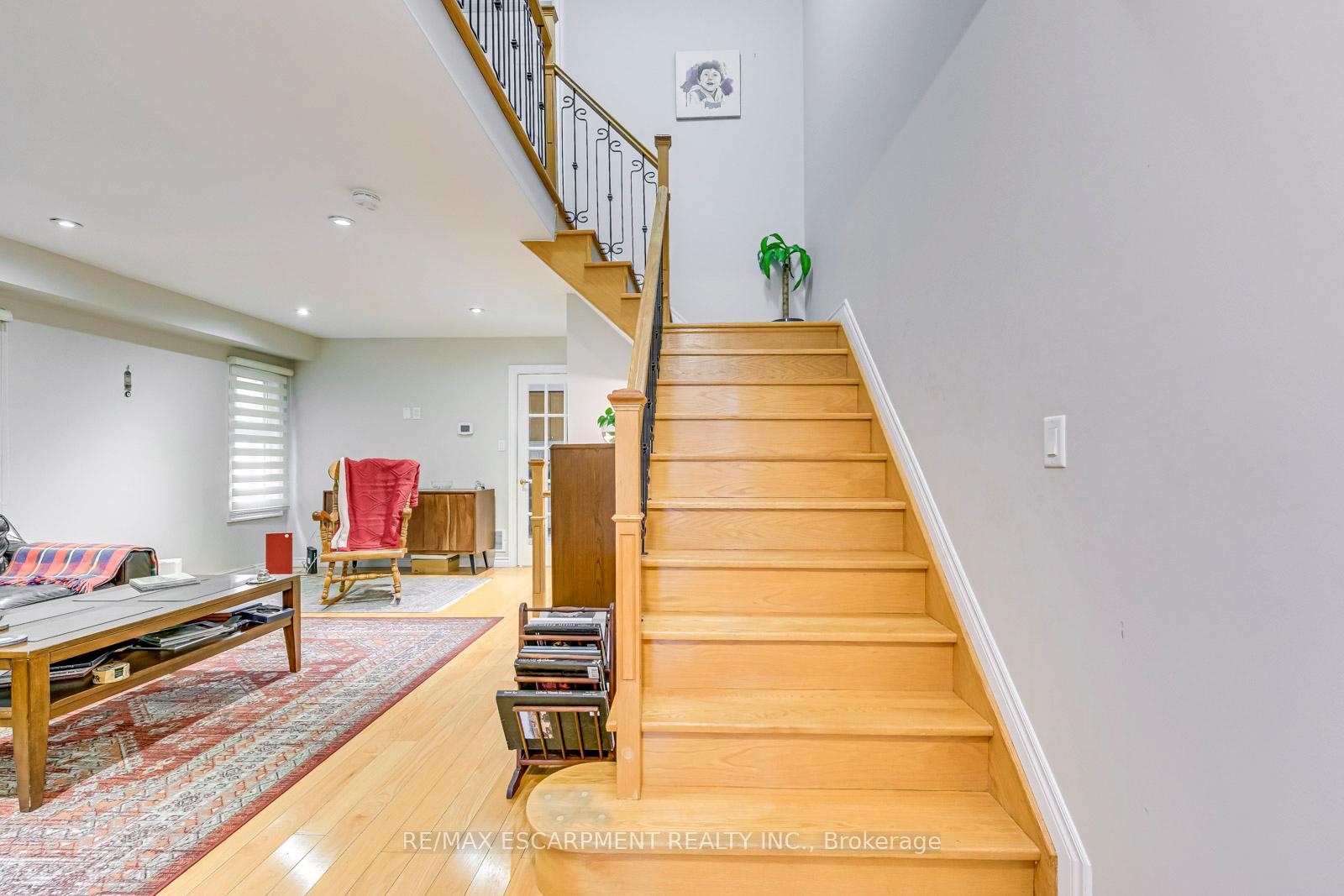 Photo 13 of 2349 Newcastle Crescent, Oakville, West Oak Trails — HOMEH