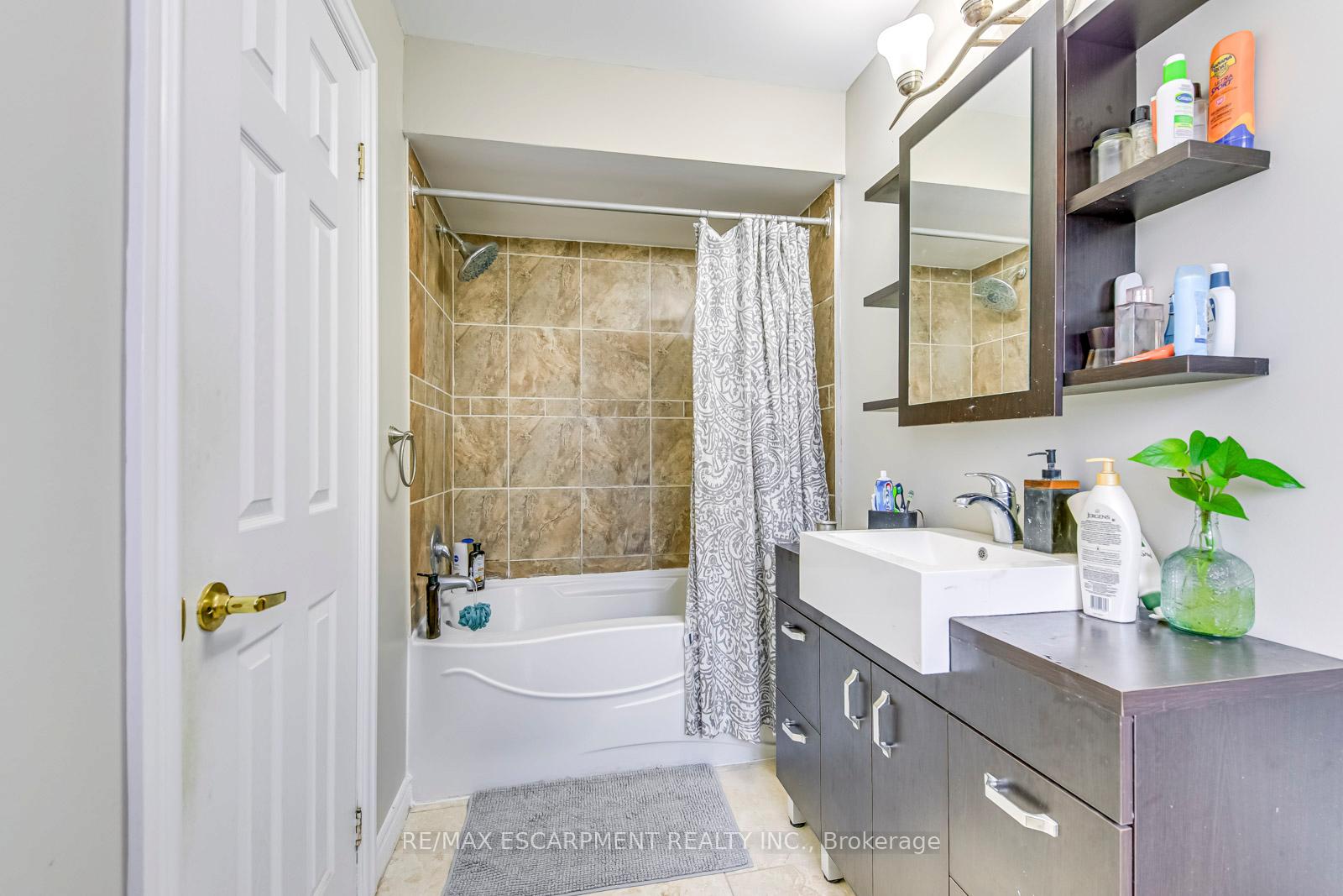 Photo 17 of 2349 Newcastle Crescent, Oakville, West Oak Trails — HOMEH