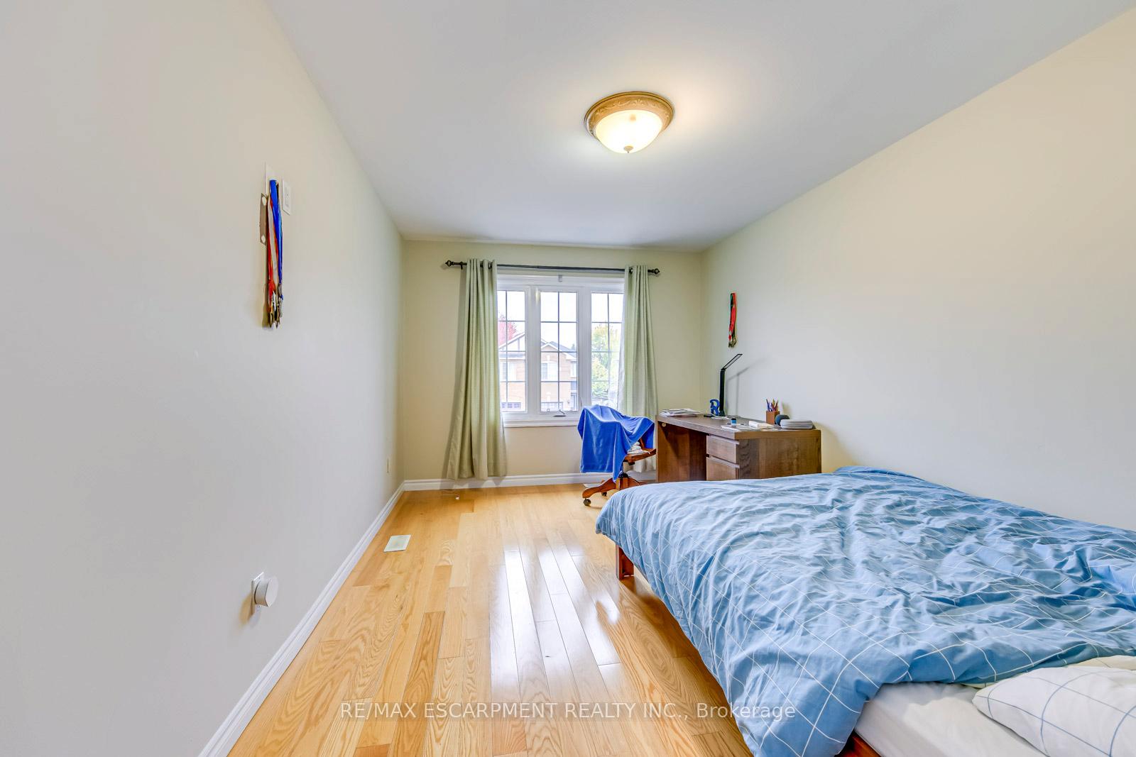Photo 18 of 2349 Newcastle Crescent, Oakville, West Oak Trails — HOMEH