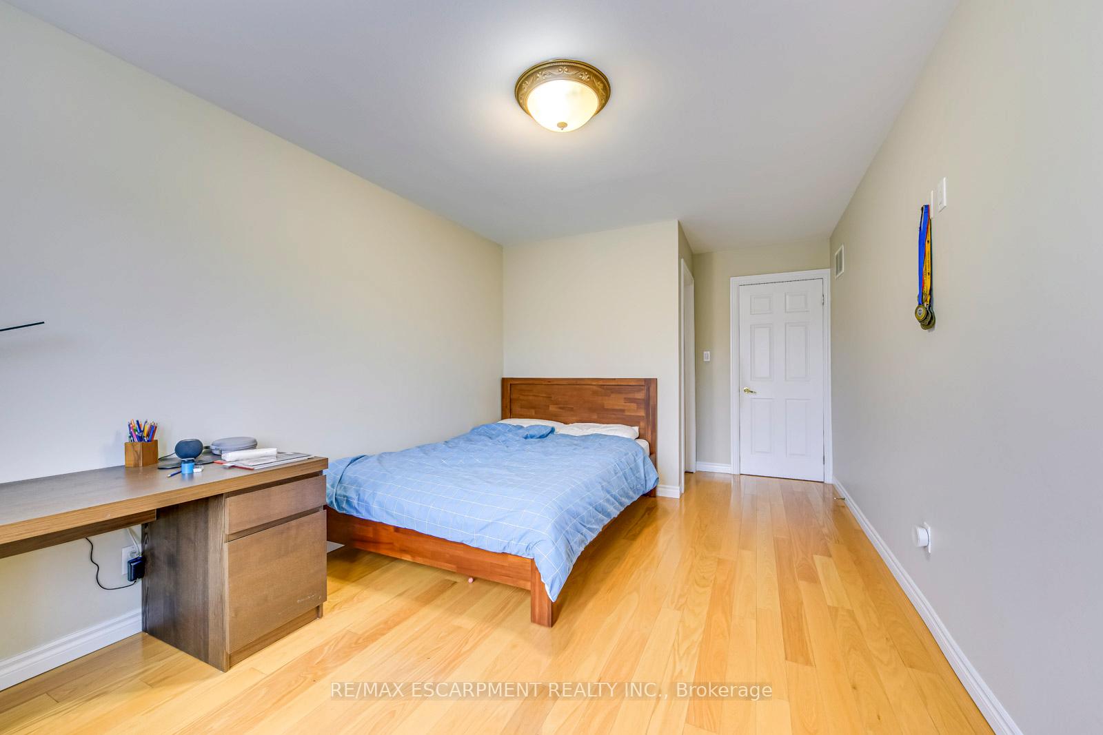 Photo 19 of 2349 Newcastle Crescent, Oakville, West Oak Trails — HOMEH
