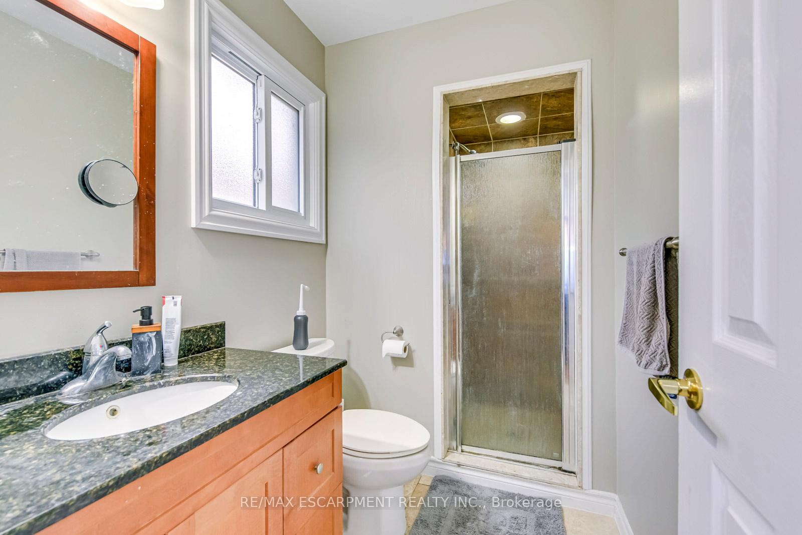 Photo 21 of 2349 Newcastle Crescent, Oakville, West Oak Trails — HOMEH