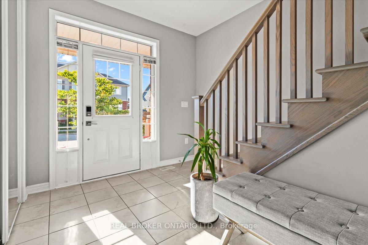 Photo 7 of 100 Celano Drive, Hamilton, Waterdown — HOMEH