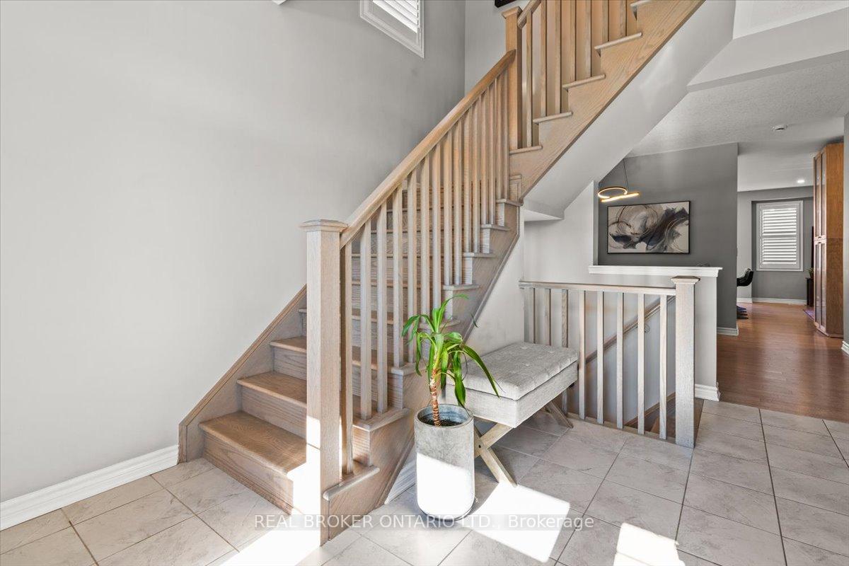 Photo 21 of 100 Celano Drive, Hamilton, Waterdown — HOMEH
