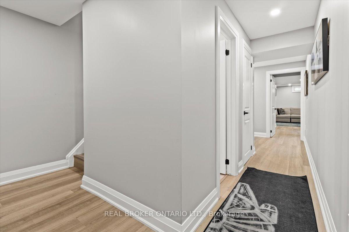 Photo 37 of 100 Celano Drive, Hamilton, Waterdown — HOMEH